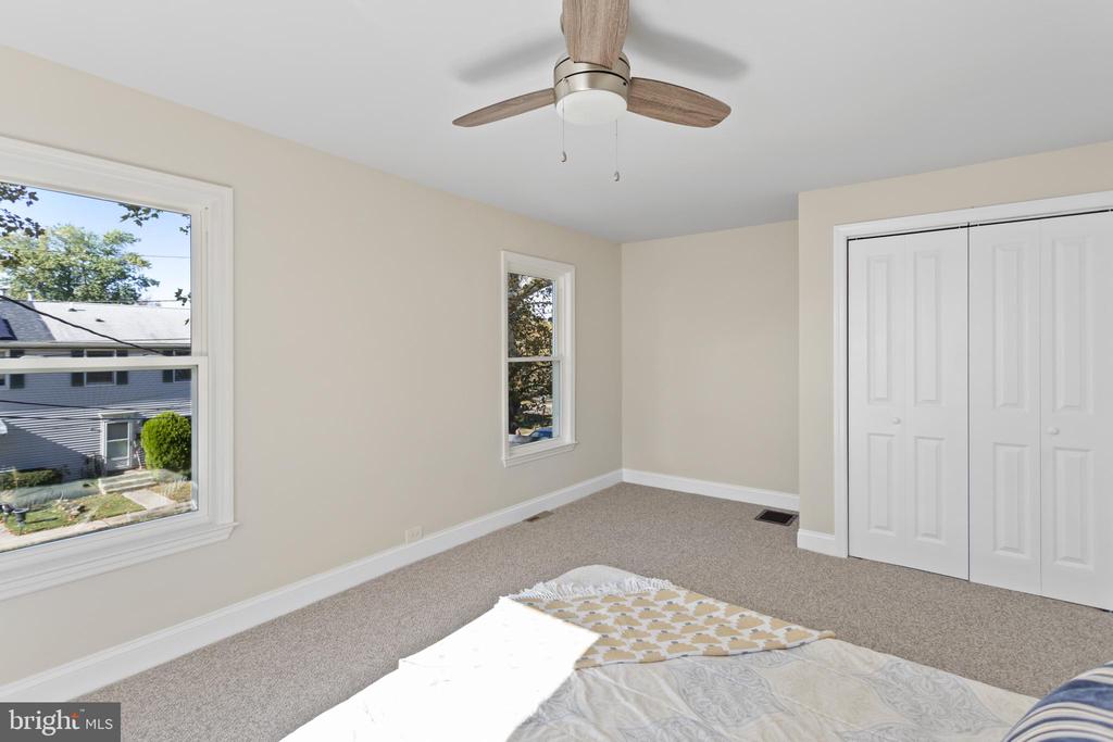 1006 W 3RD STREET W