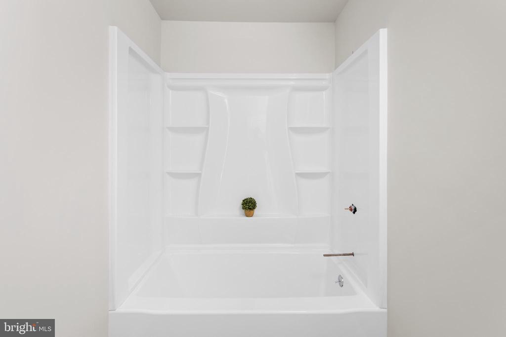 1006 W 3RD STREET W