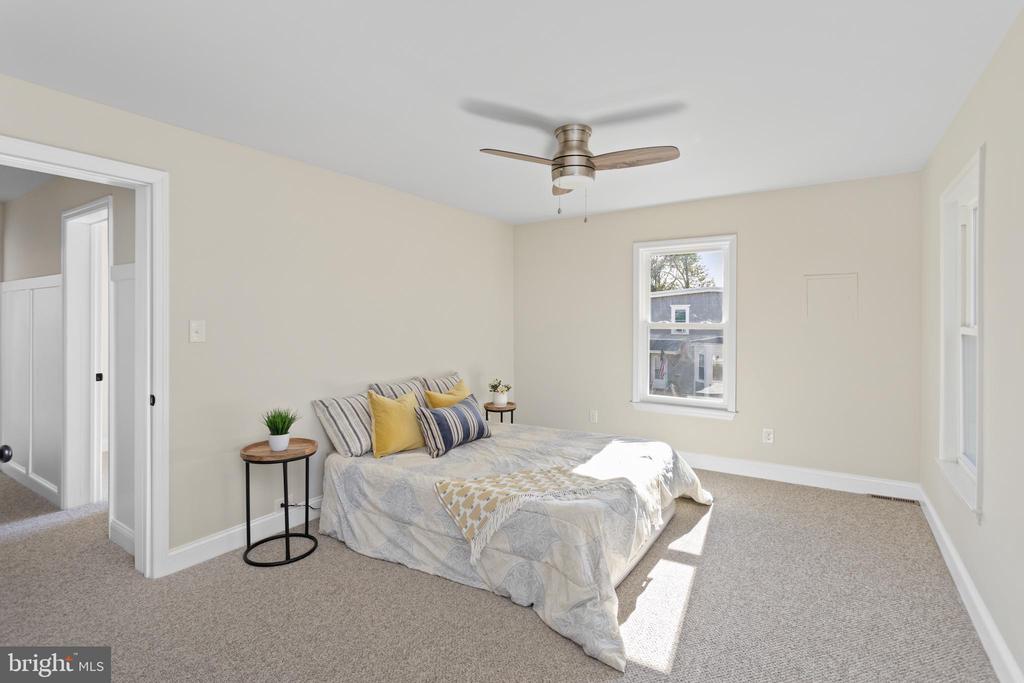 1006 W 3RD STREET W