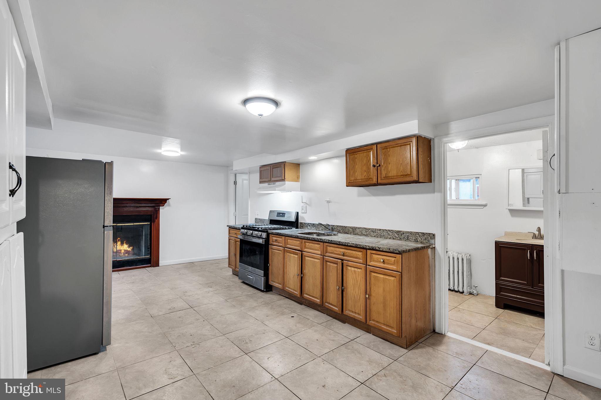 210 KOSSUTH STREET UNIT A