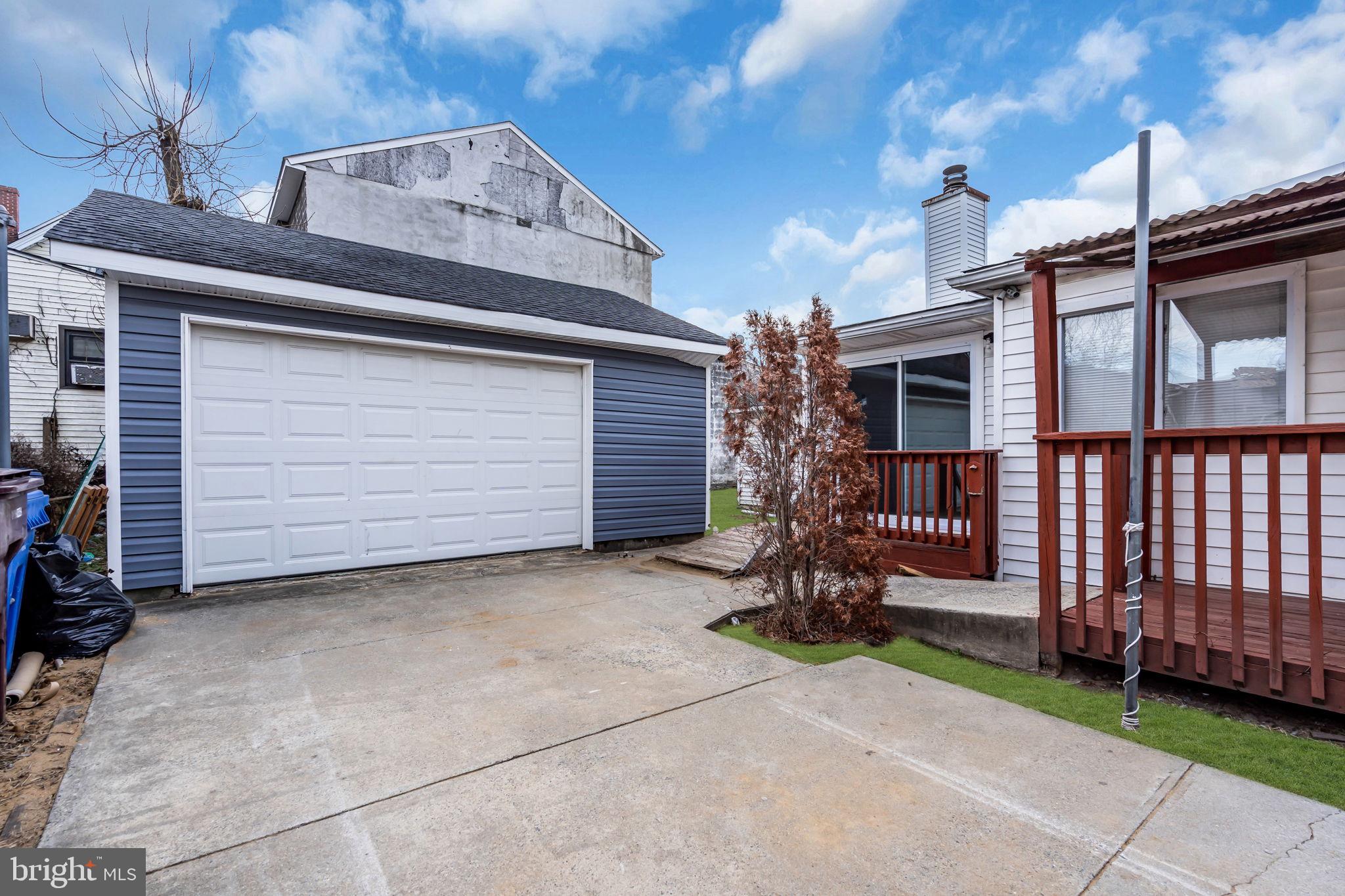 210 KOSSUTH STREET UNIT B