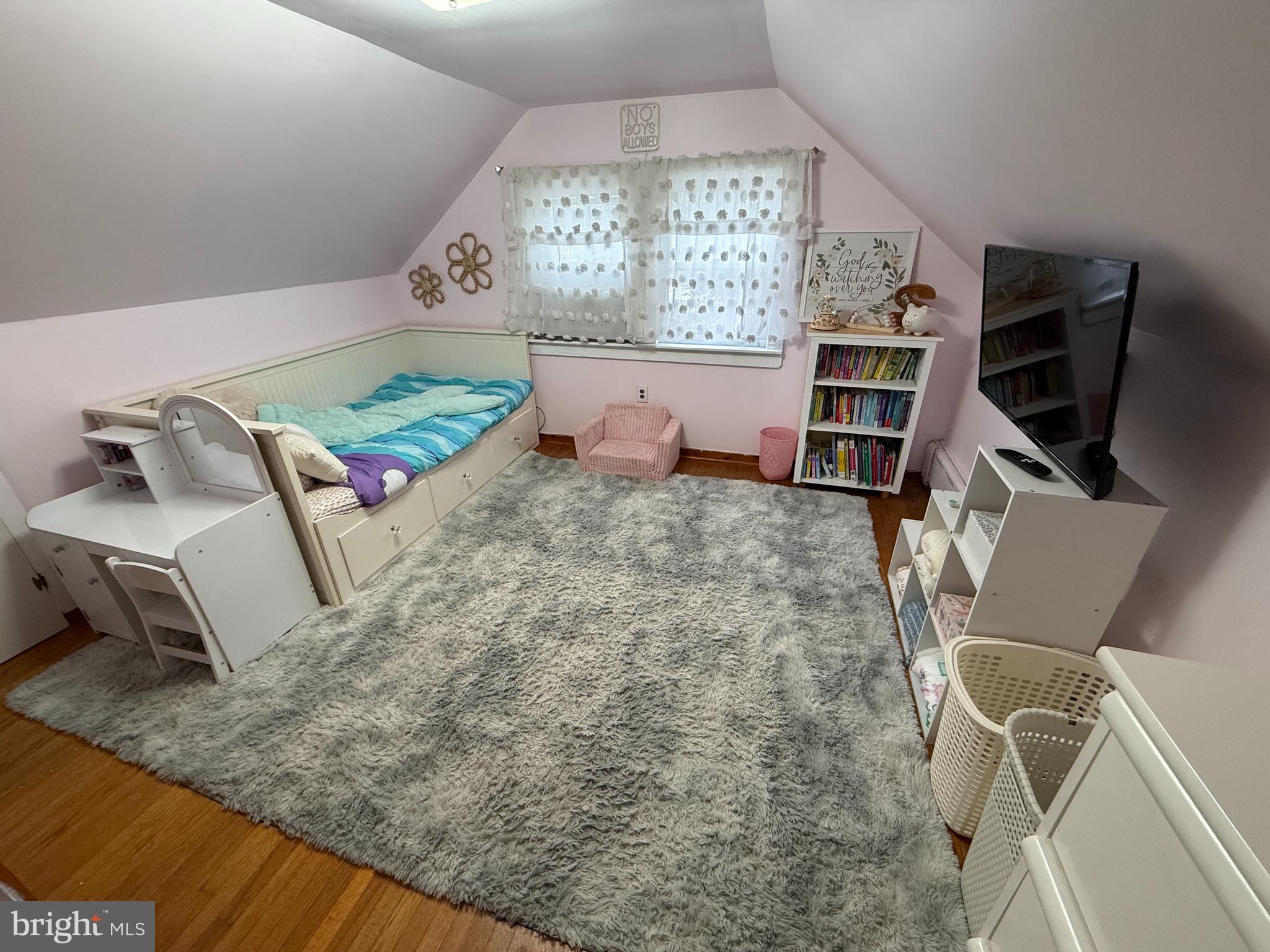 412 LIPPINCOTT AVENUE