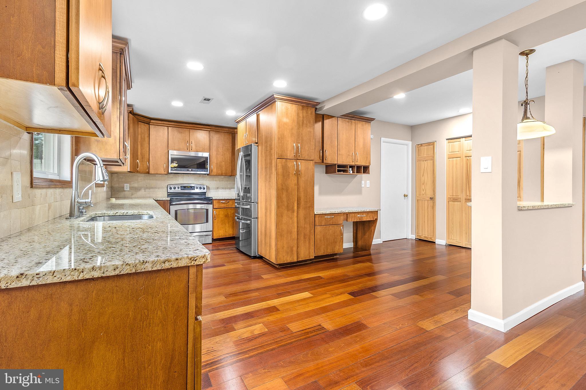 8 HAWKINS LANE