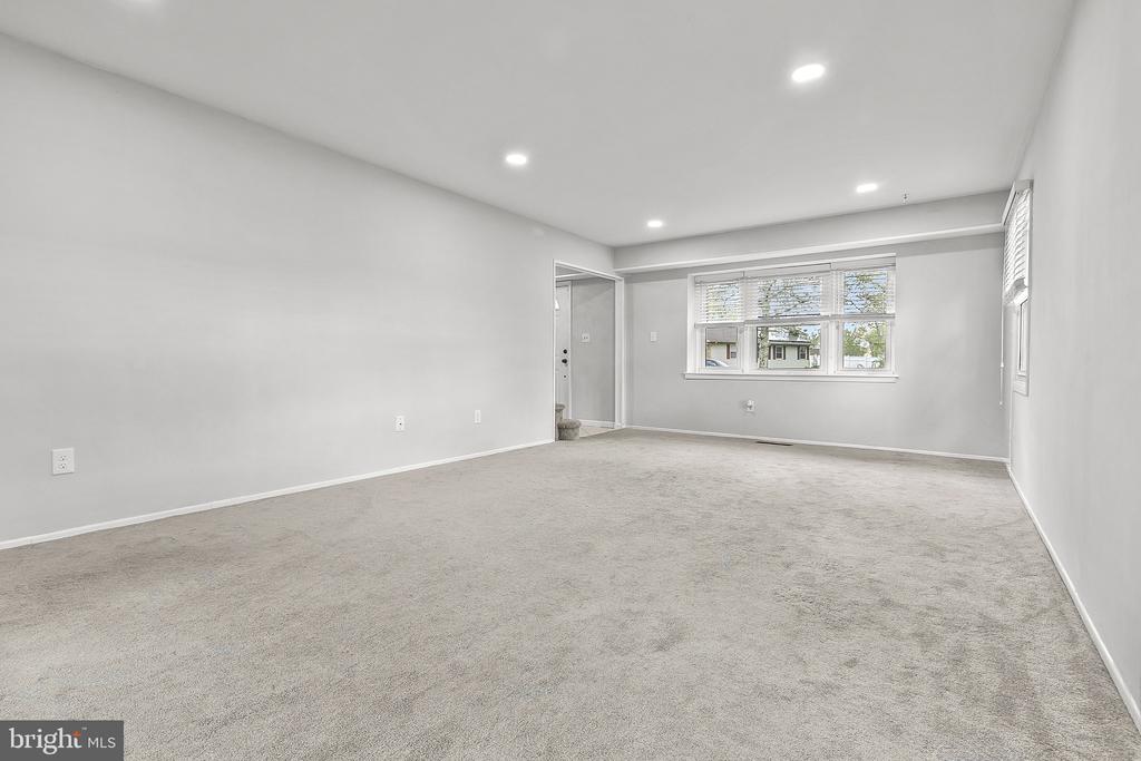 8 HAWKINS LANE