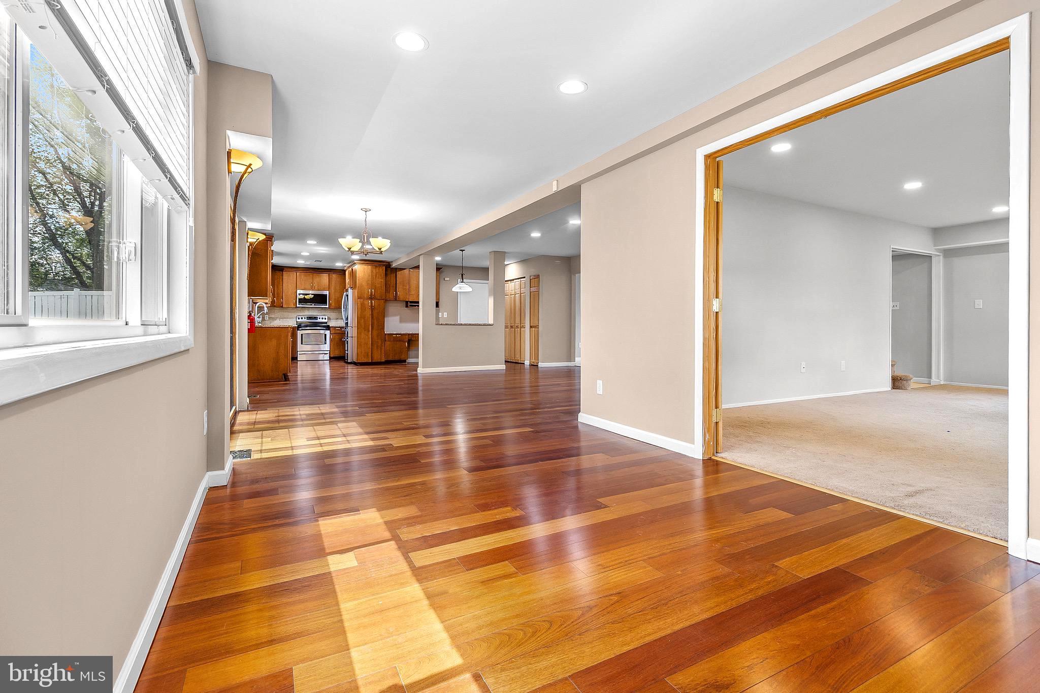 8 HAWKINS LANE