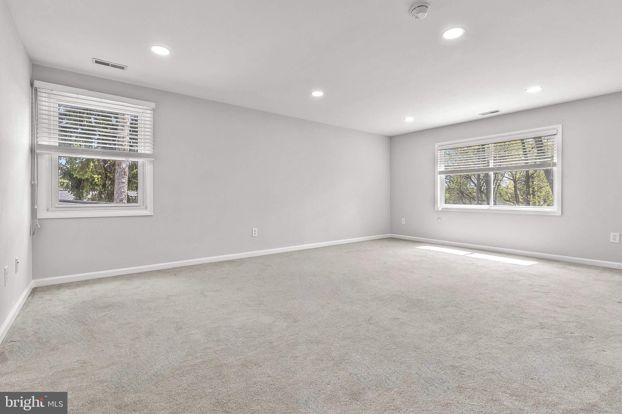 8 HAWKINS LANE