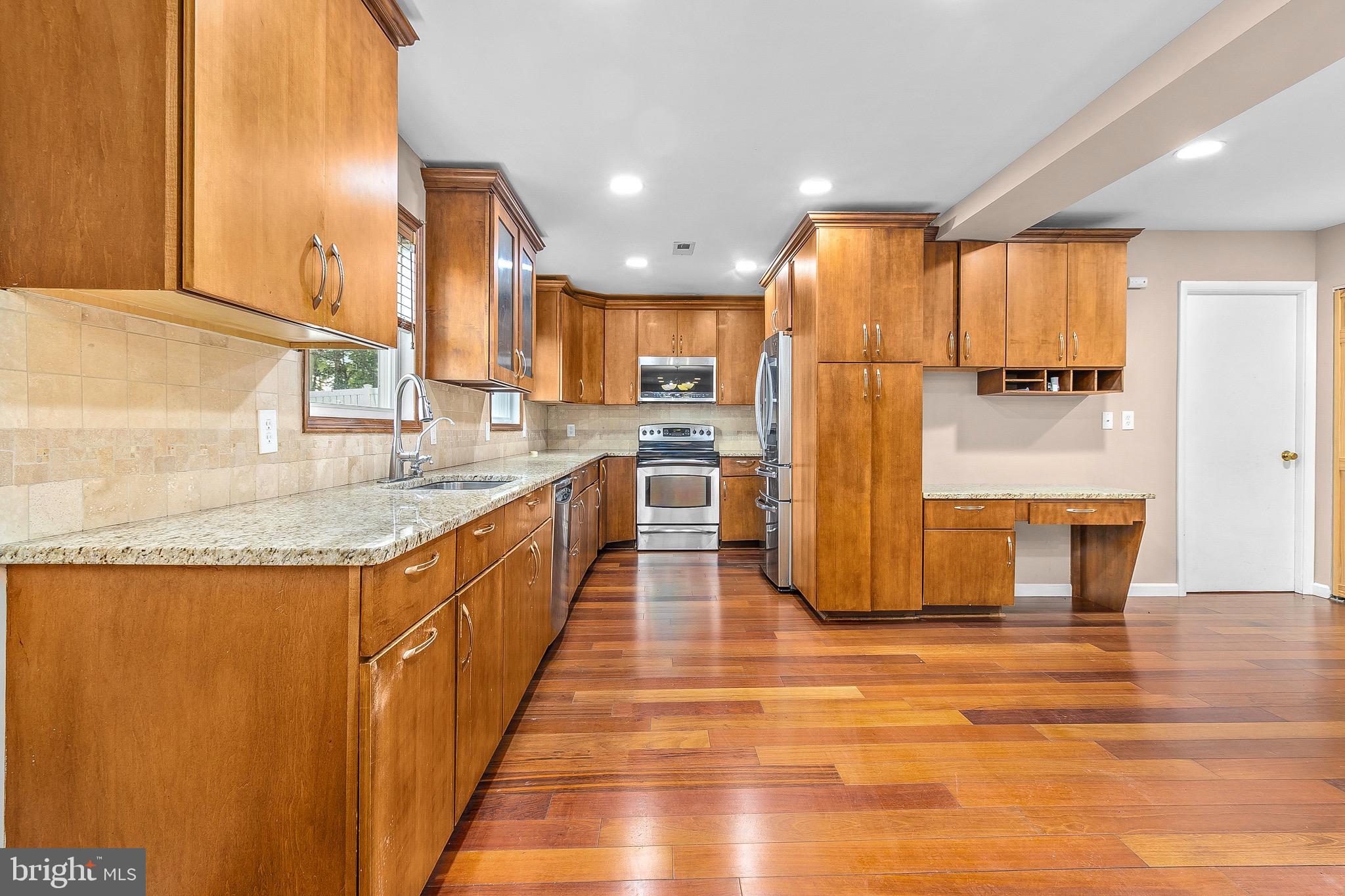 8 HAWKINS LANE