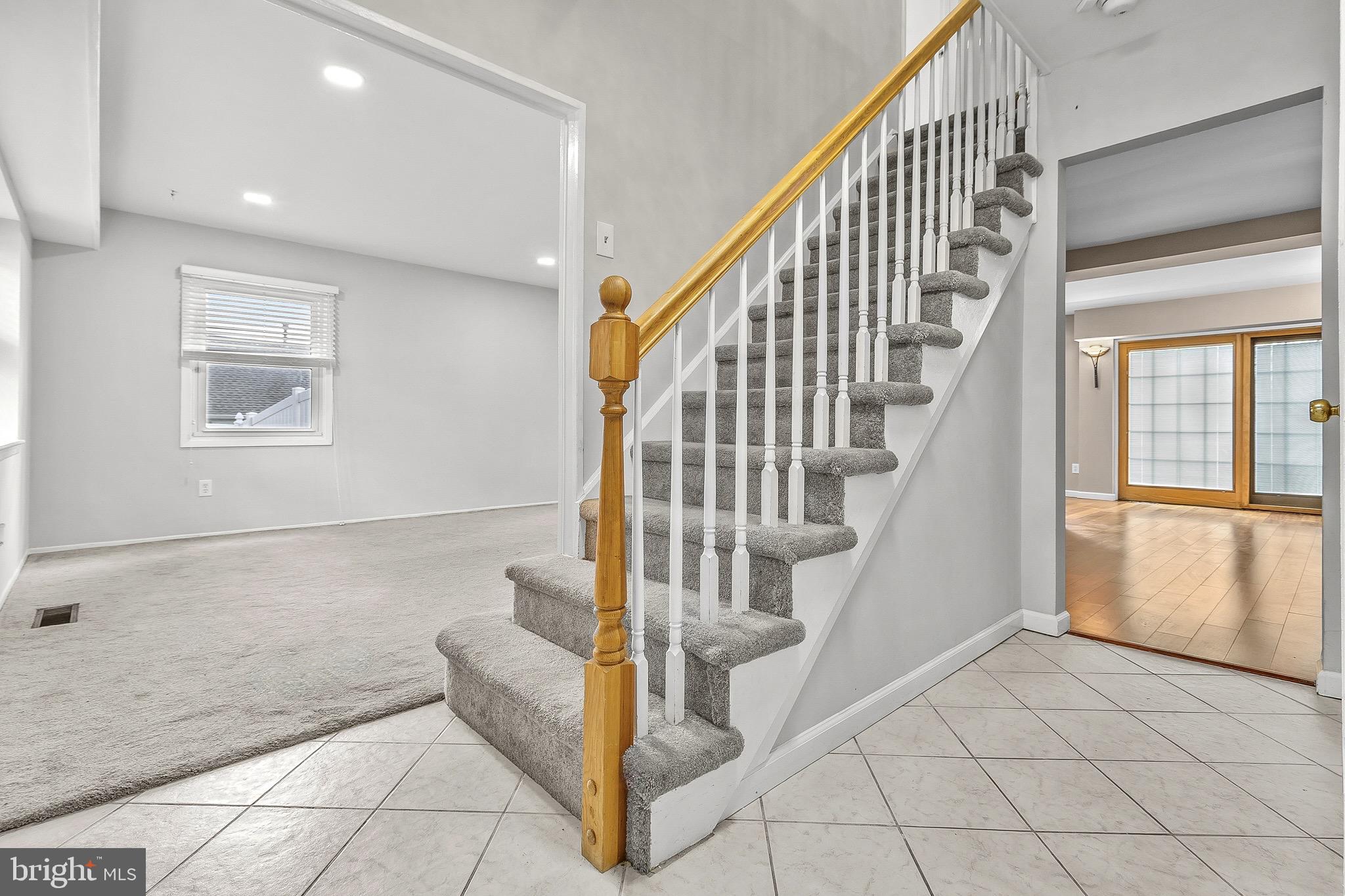 8 HAWKINS LANE