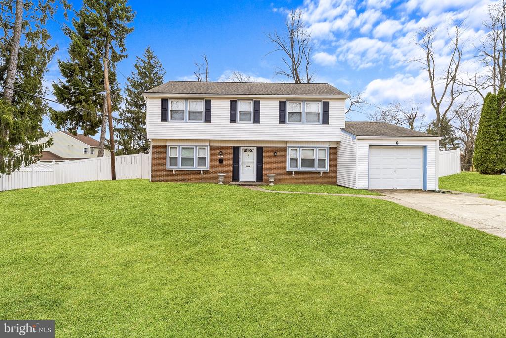 8 HAWKINS LANE