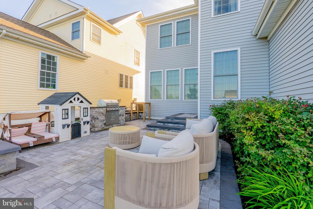5 ANTRON BROWN WAY