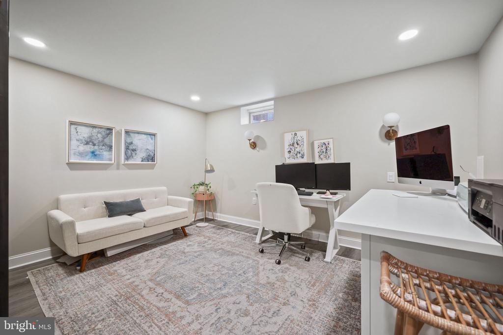 5 ANTRON BROWN WAY