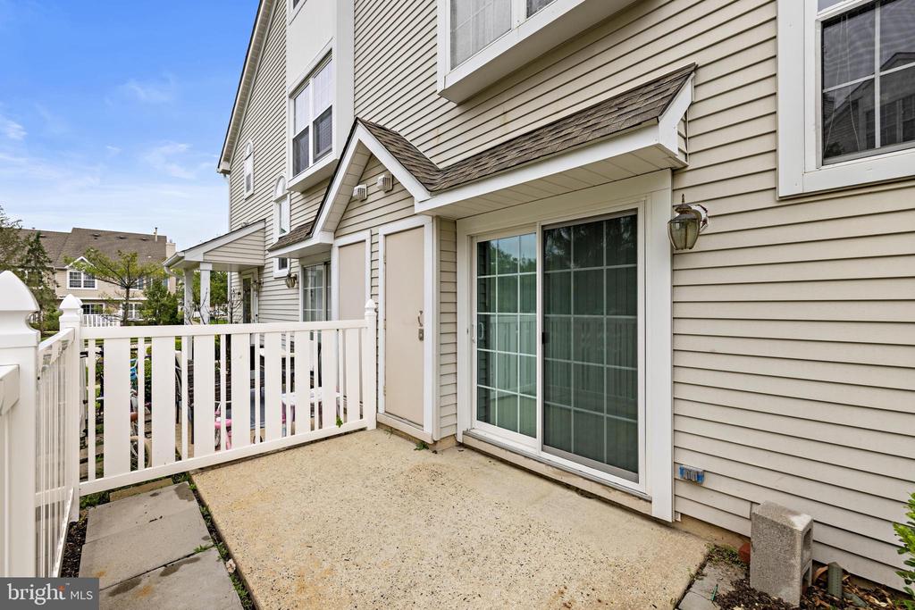 301 LAUREL LANE
