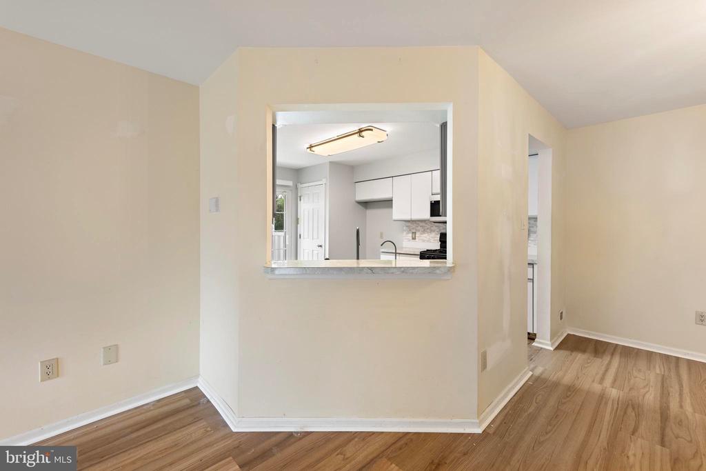 301 LAUREL LANE