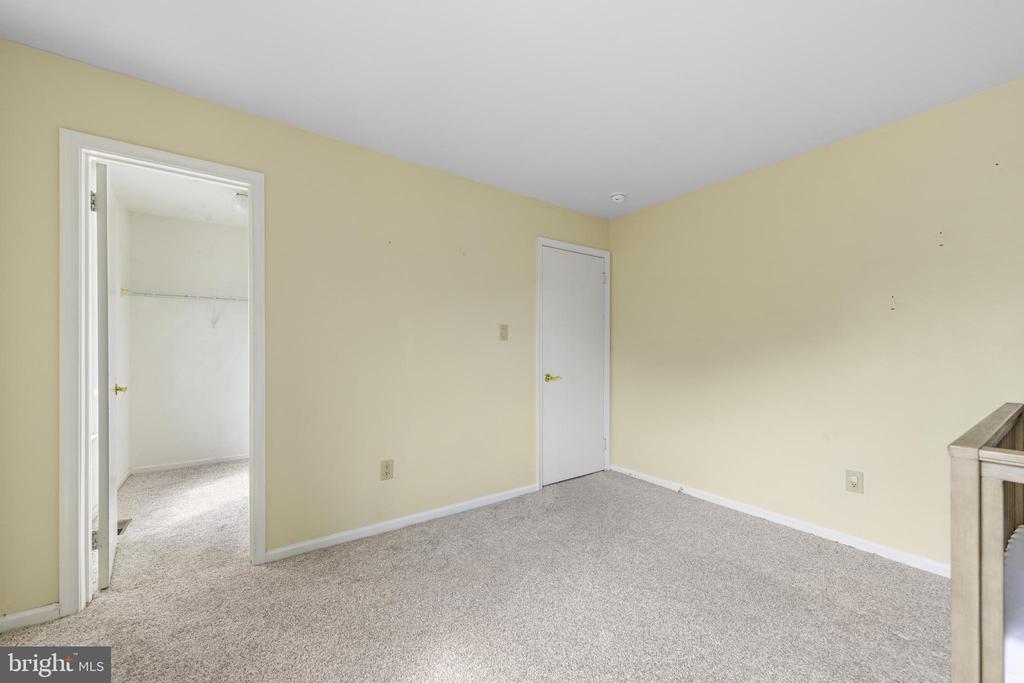 301 LAUREL LANE