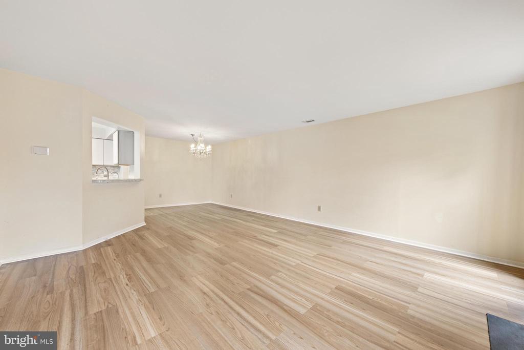 301 LAUREL LANE