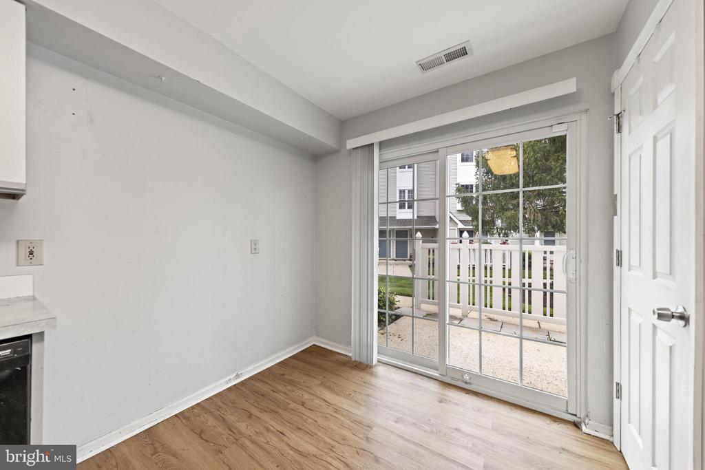 301 LAUREL LANE