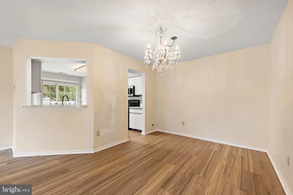 301 LAUREL LANE