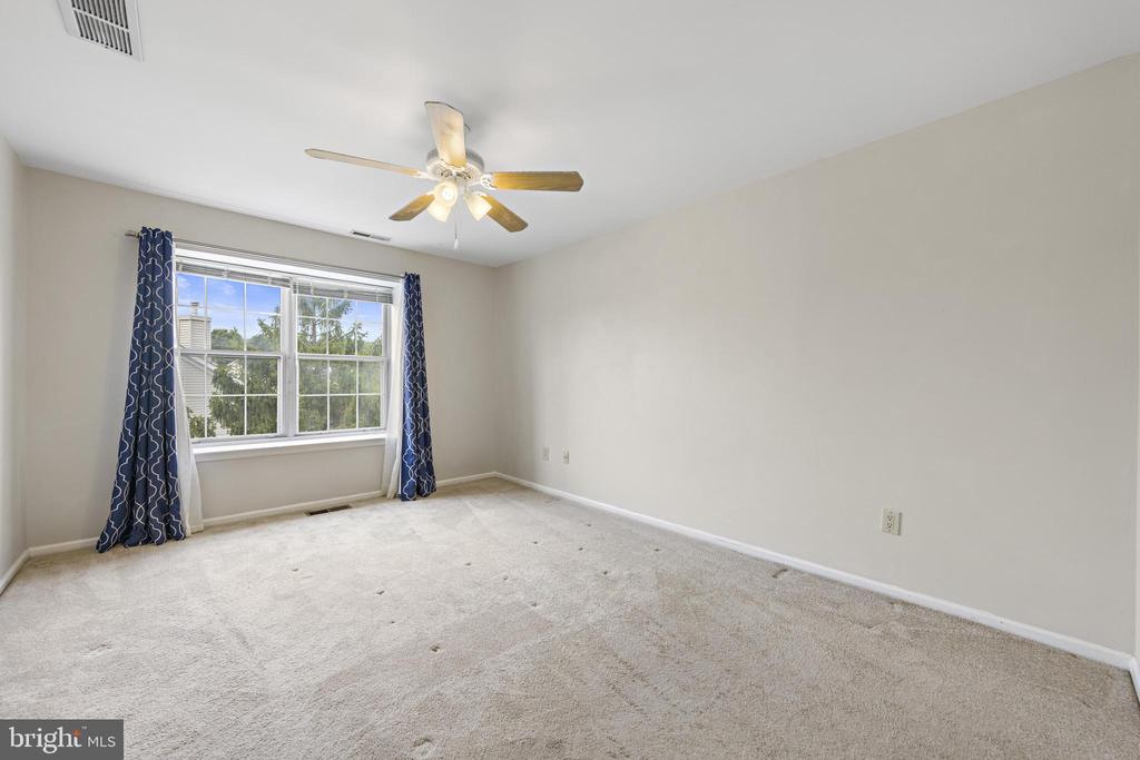301 LAUREL LANE