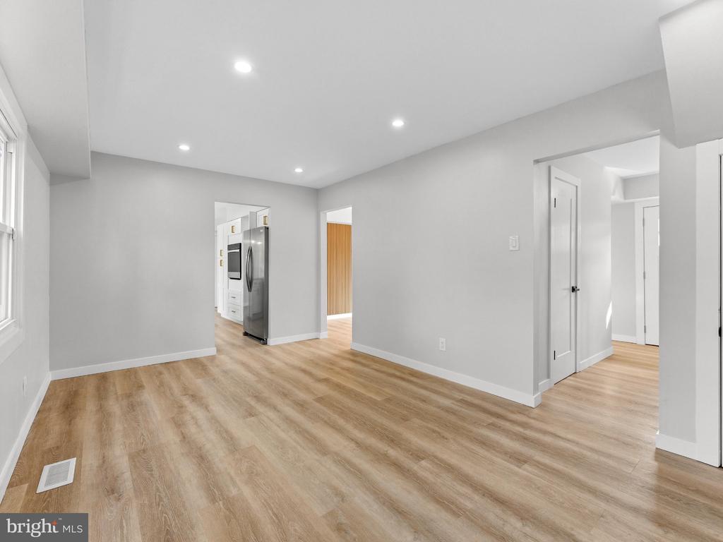 278 TIFFANY LANE
