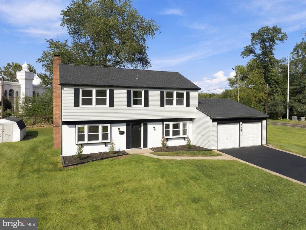 278 TIFFANY LANE