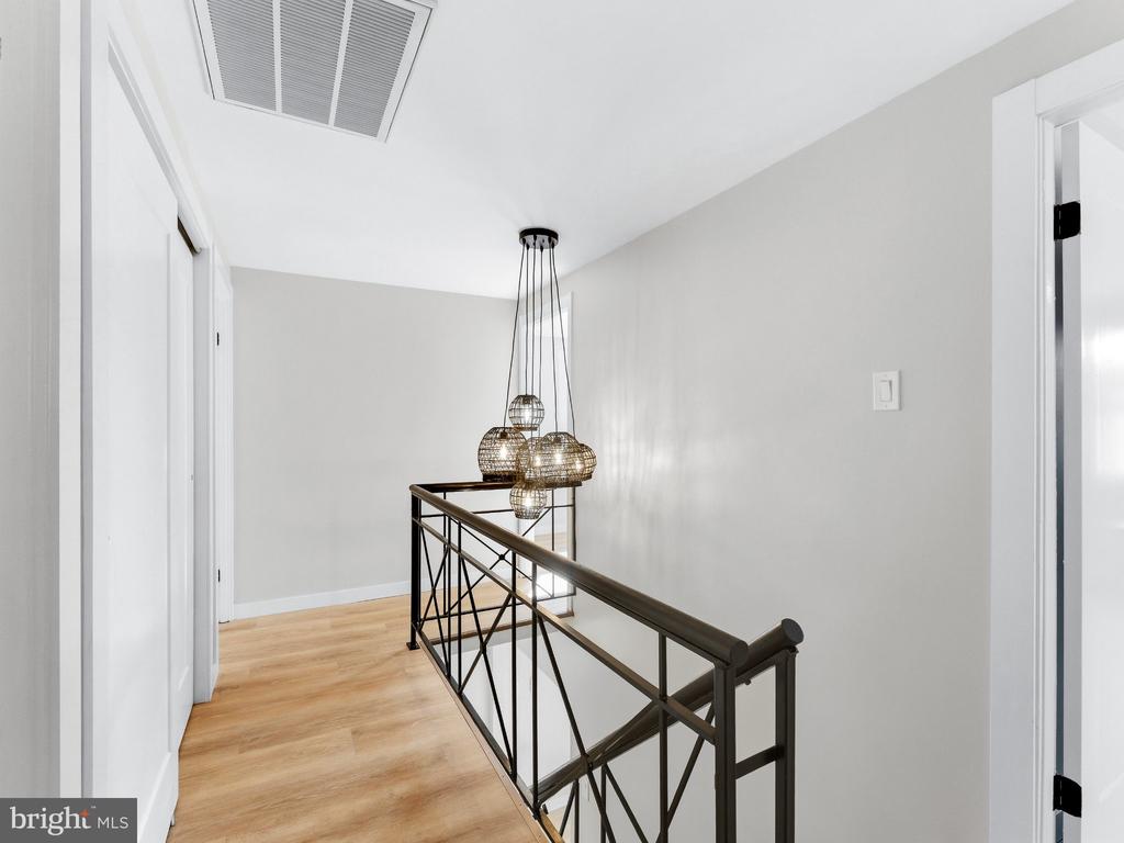 278 TIFFANY LANE