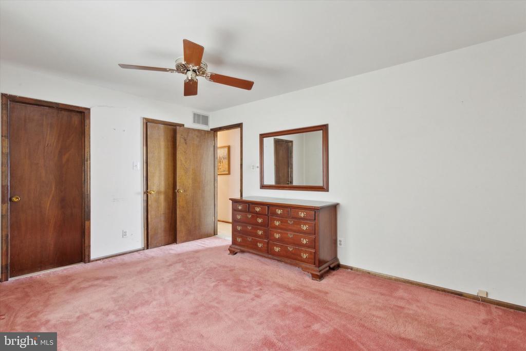 38 Crestwood Ave