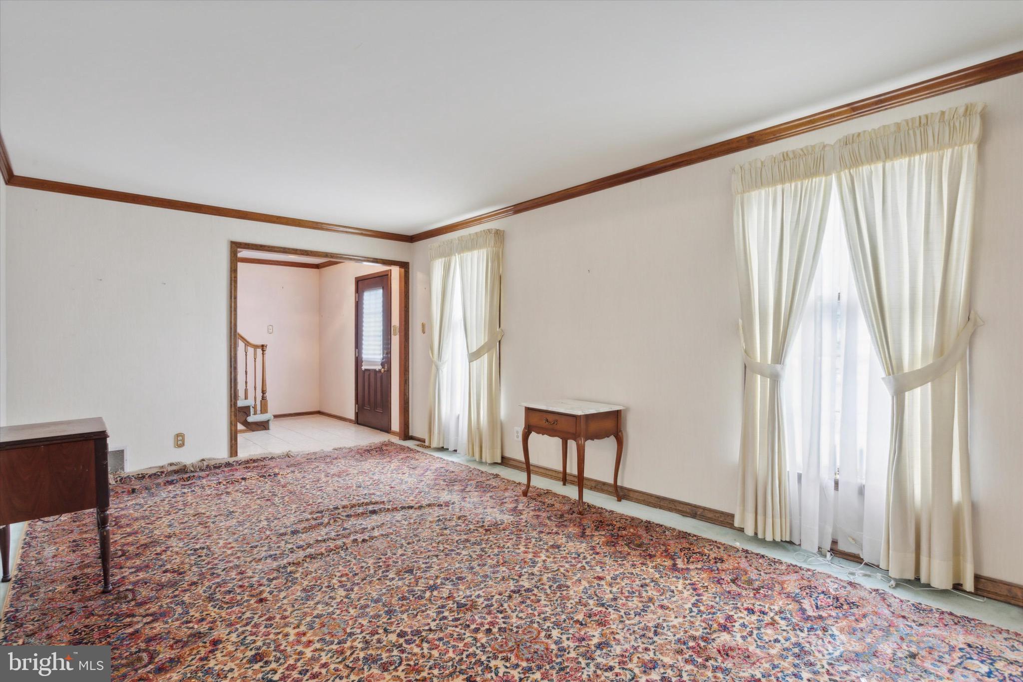 38 Crestwood Ave