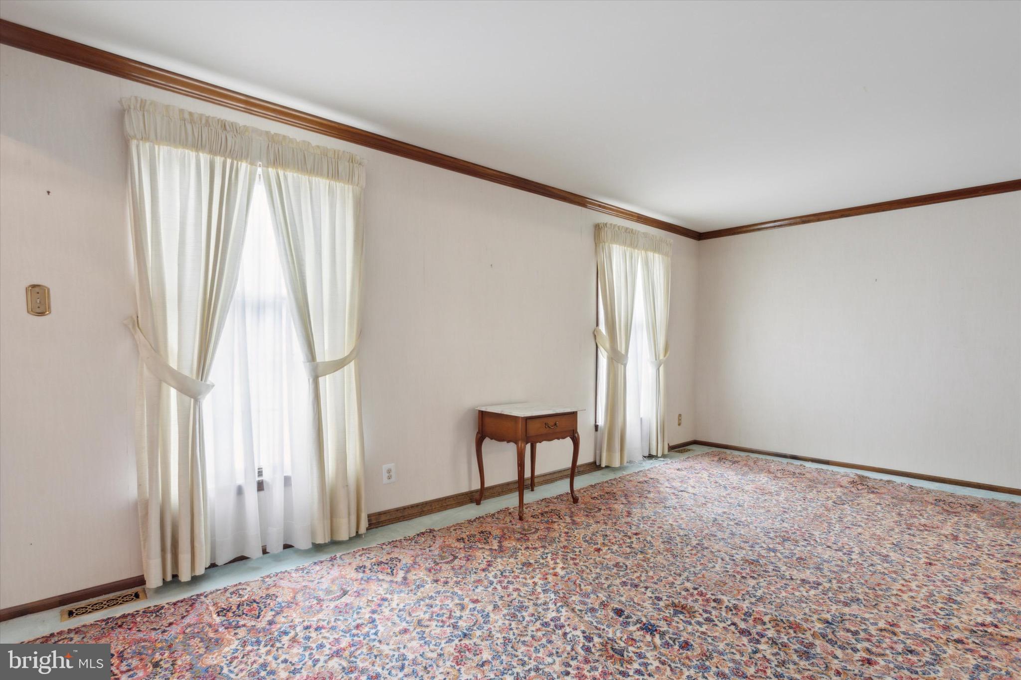 38 Crestwood Ave
