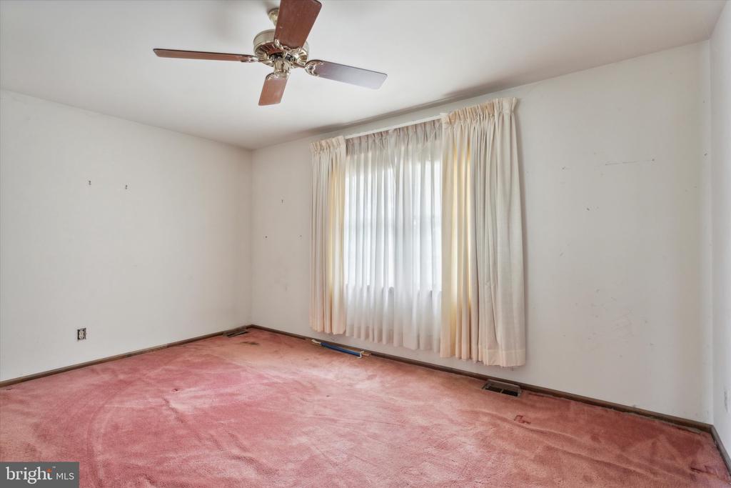 38 Crestwood Ave