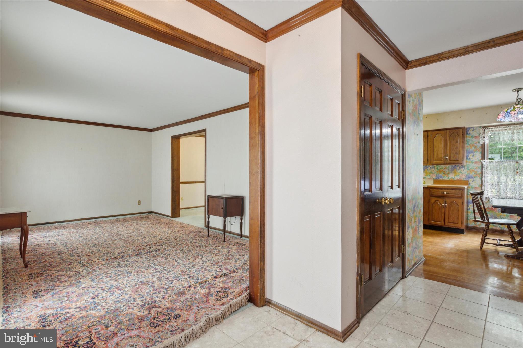 38 Crestwood Ave