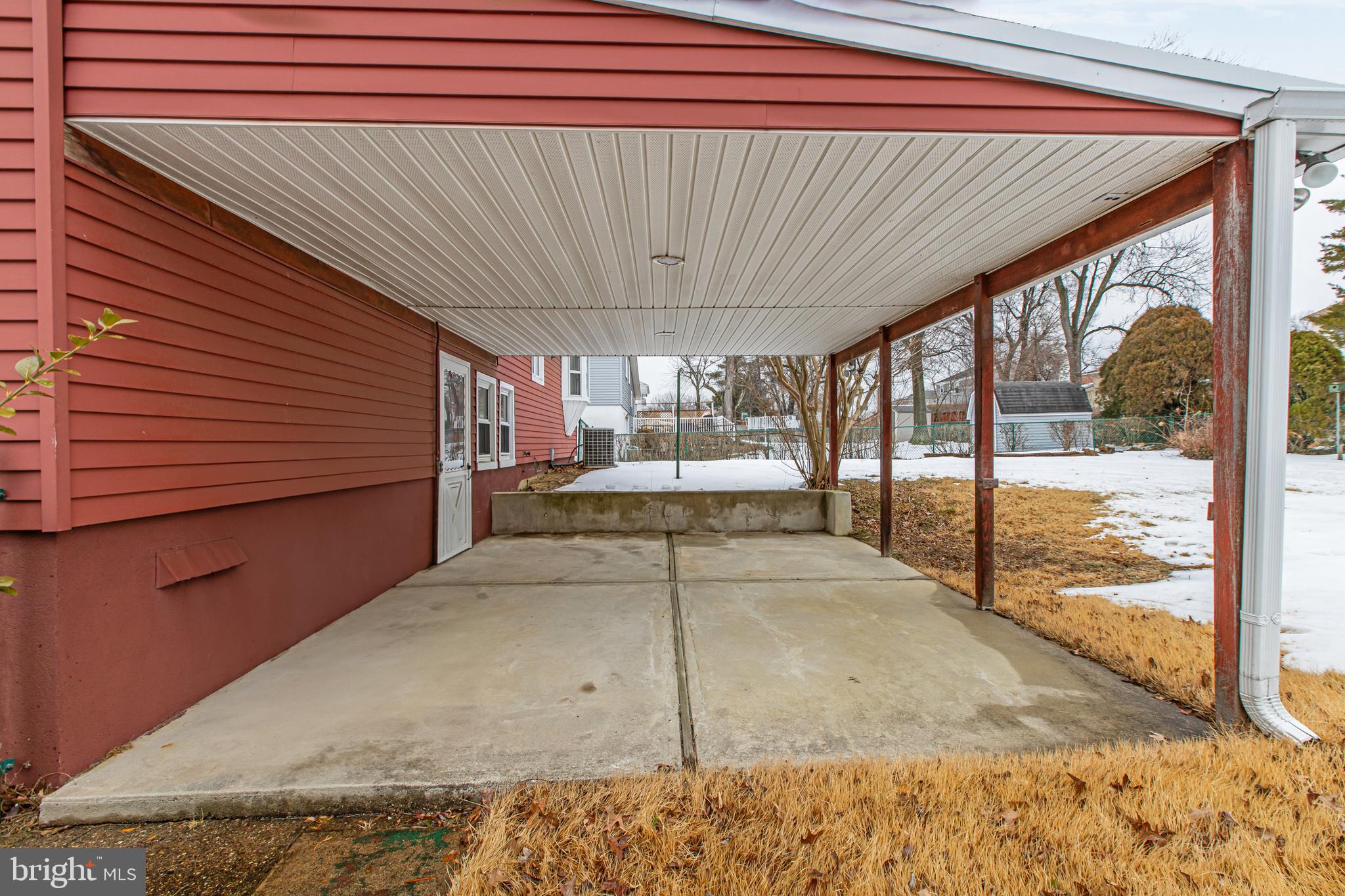 154 E VALLEYBROOK ROAD