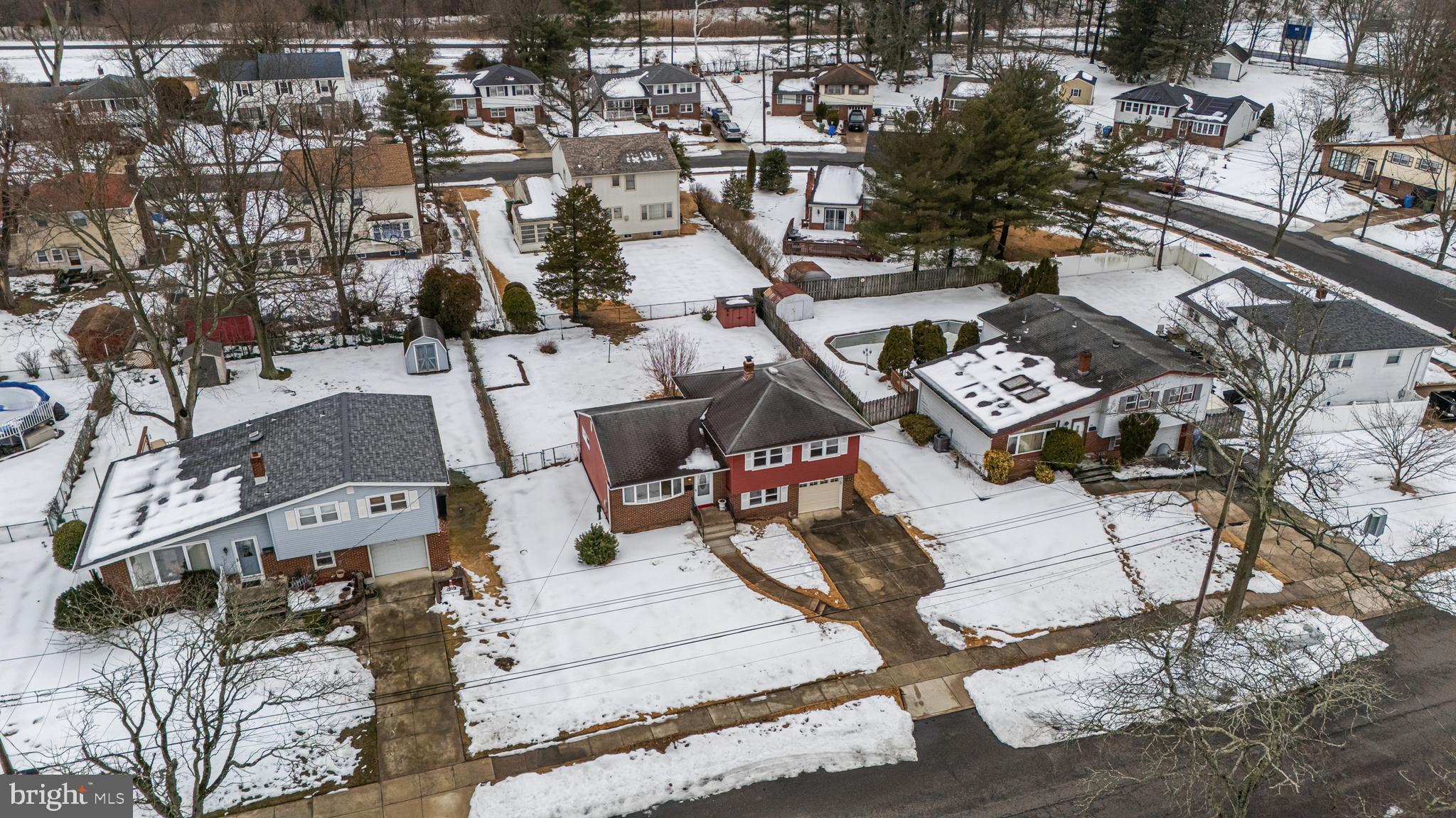 154 E VALLEYBROOK ROAD