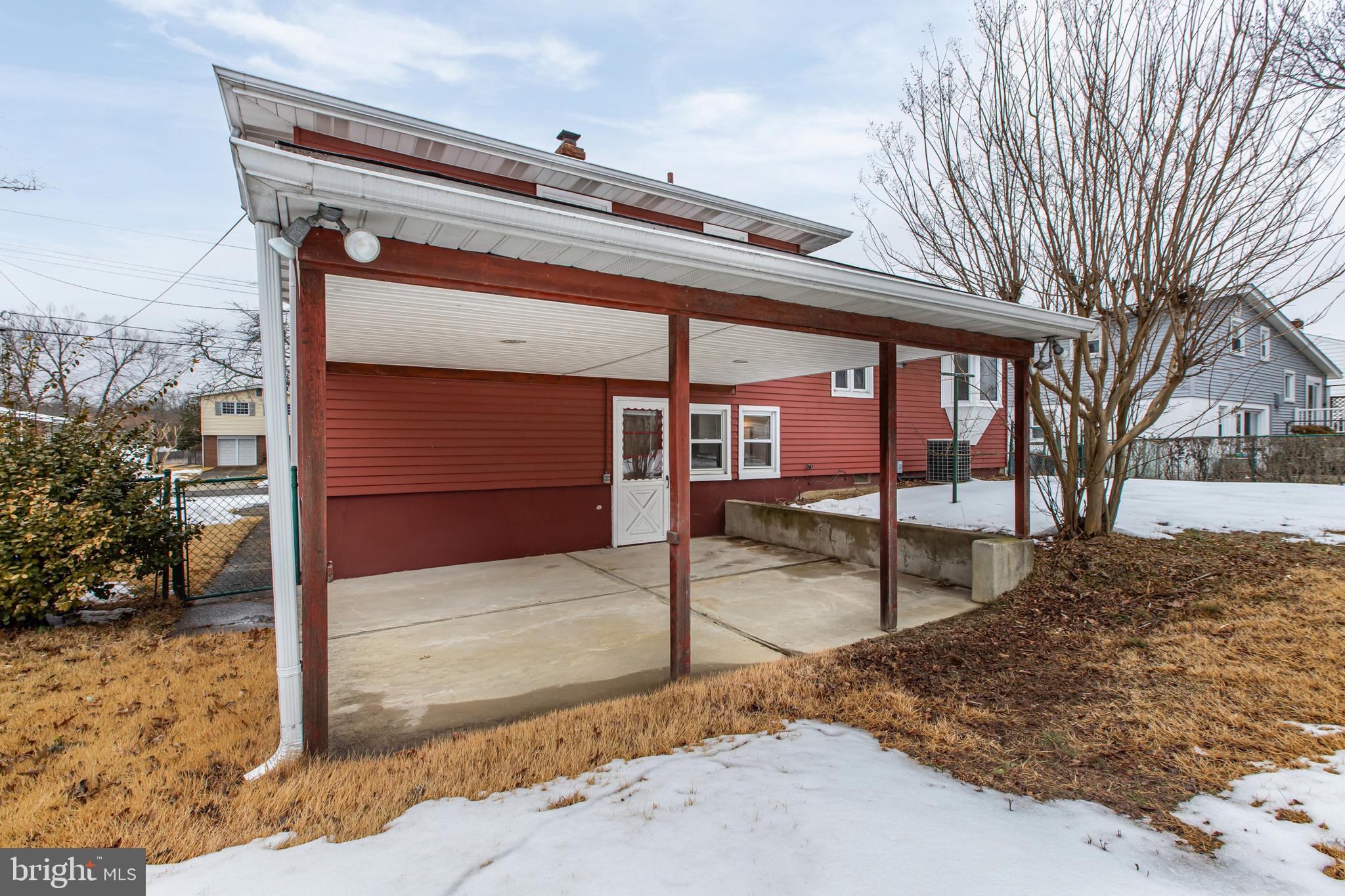154 E VALLEYBROOK ROAD