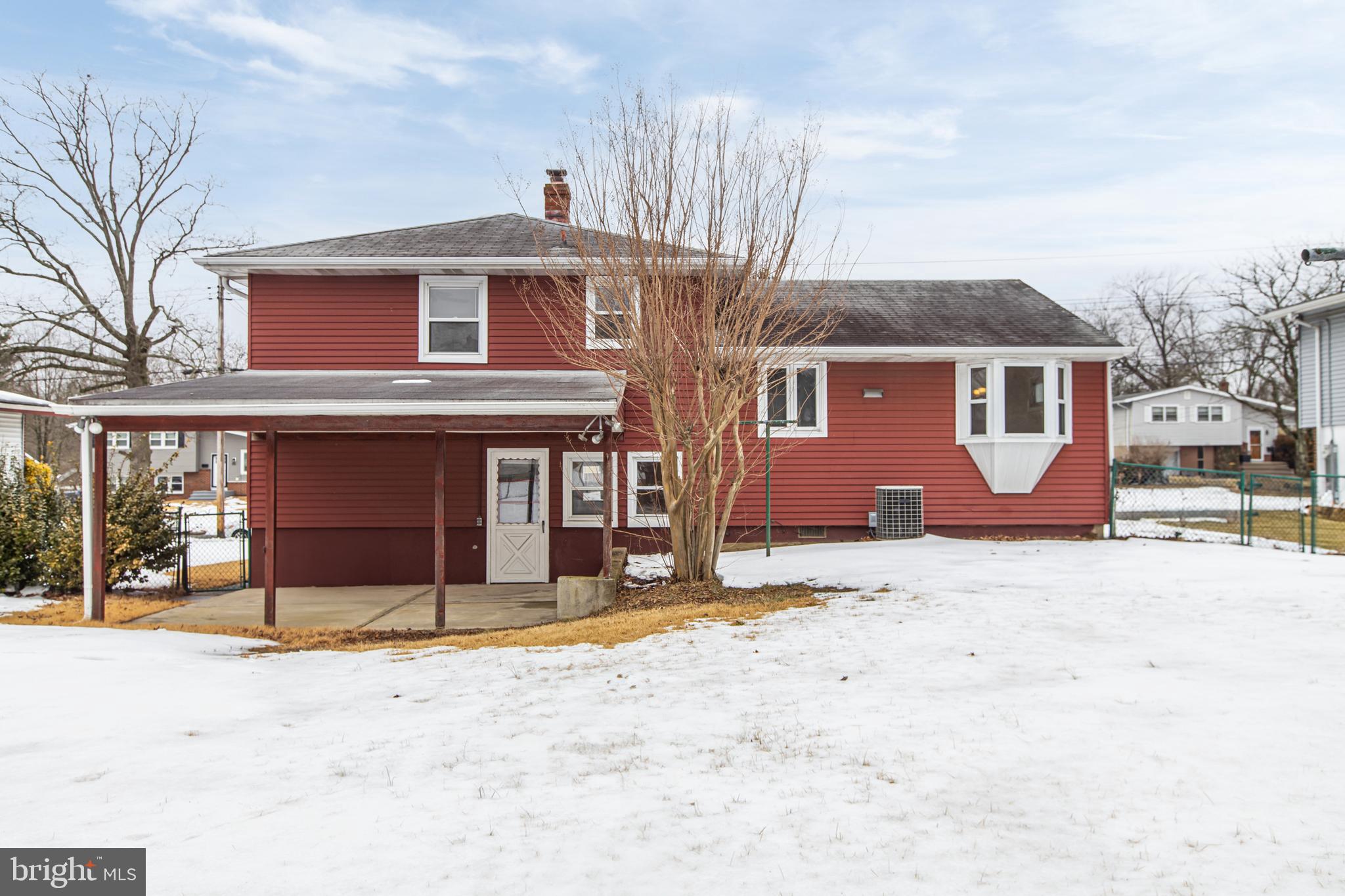 154 E VALLEYBROOK ROAD