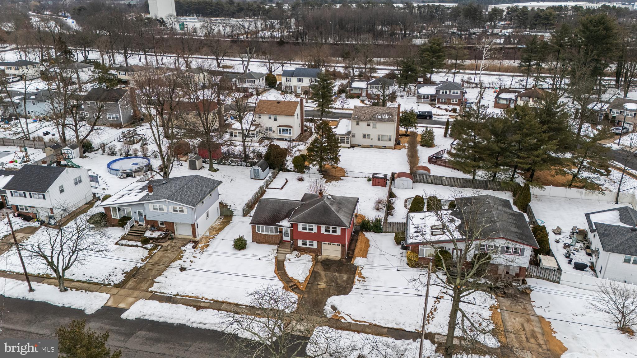 154 E VALLEYBROOK ROAD