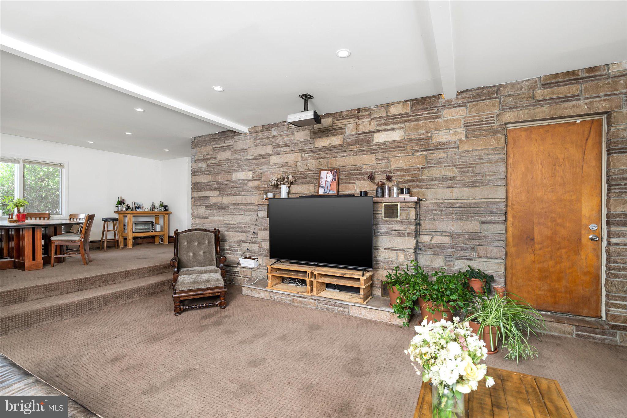 20 LINWOOD AVENUE