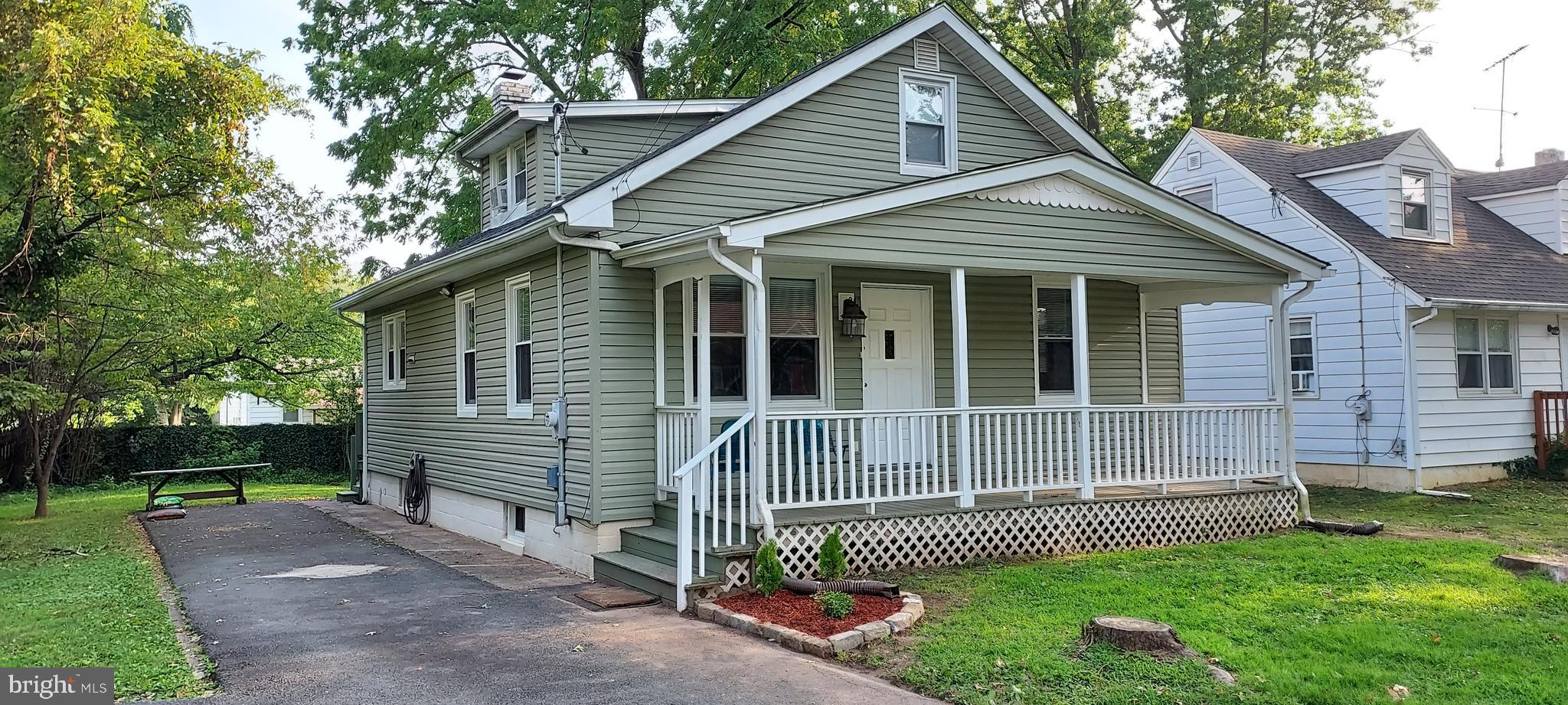 21 King AVENUE