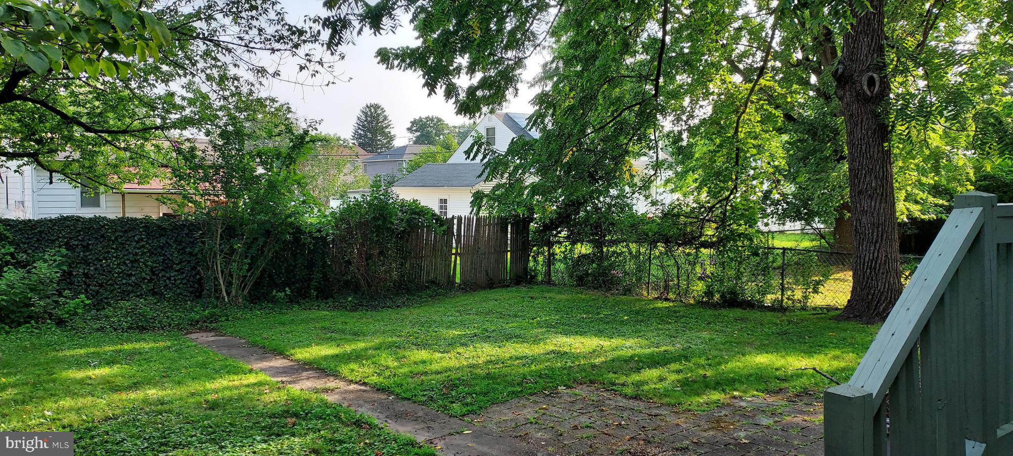 21 King AVENUE