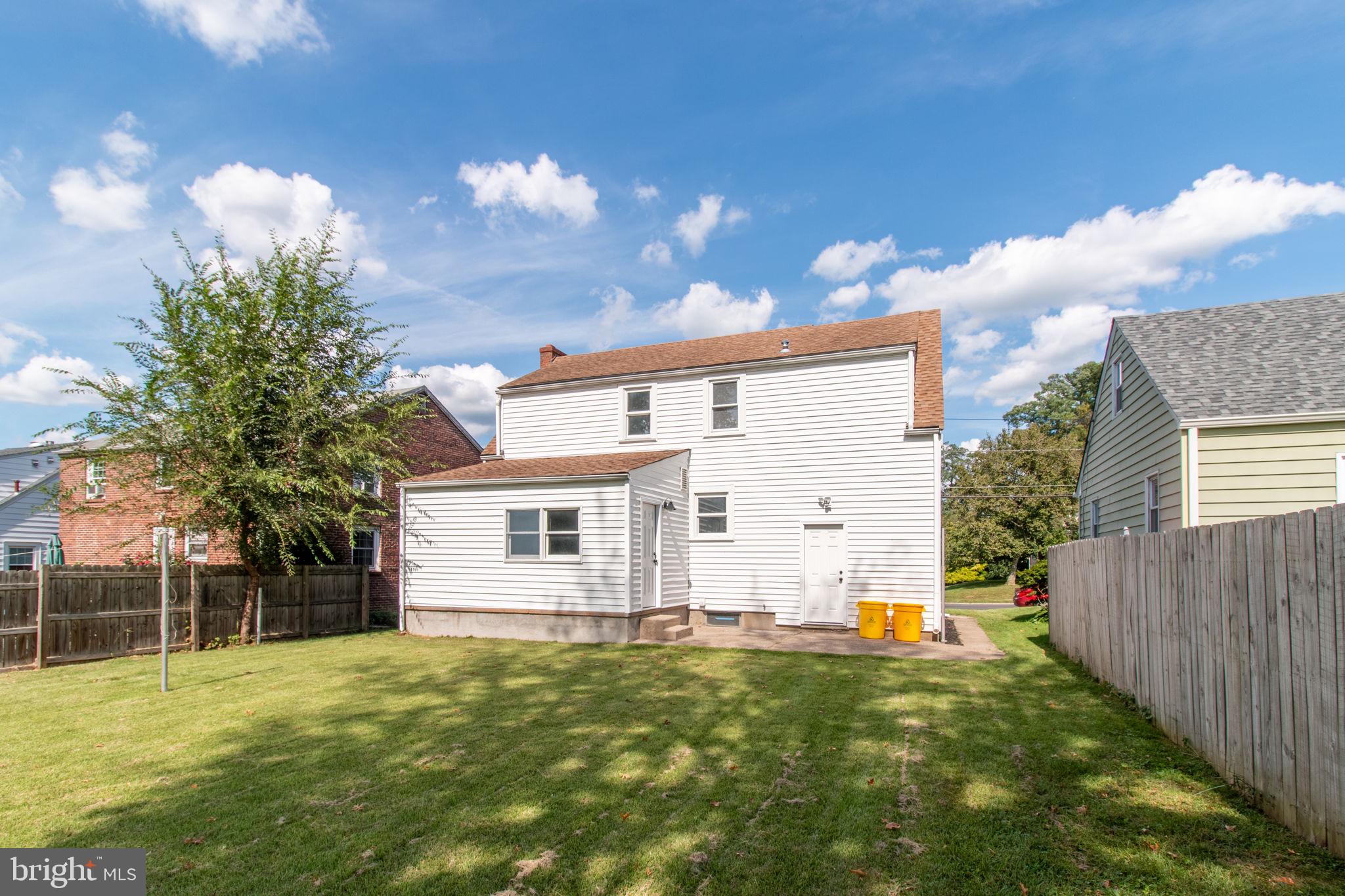731 Mayflower AVENUE