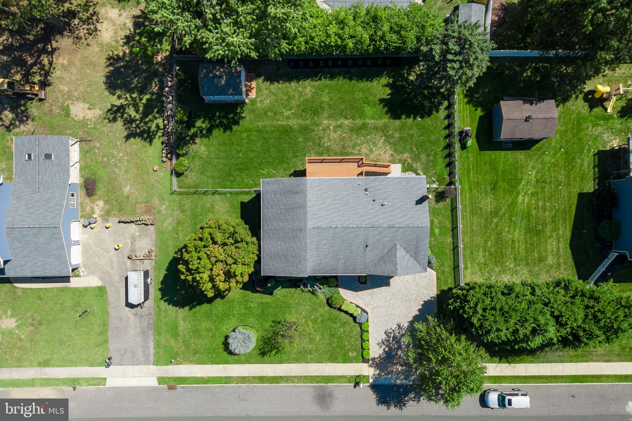 82 Deacon DRIVE
