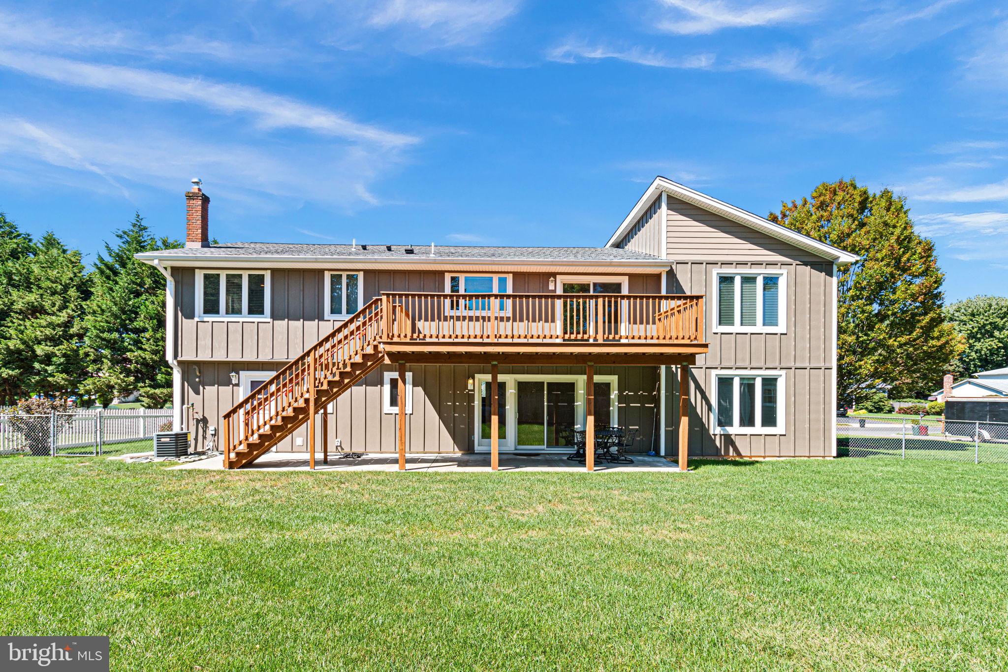 82 Deacon DRIVE