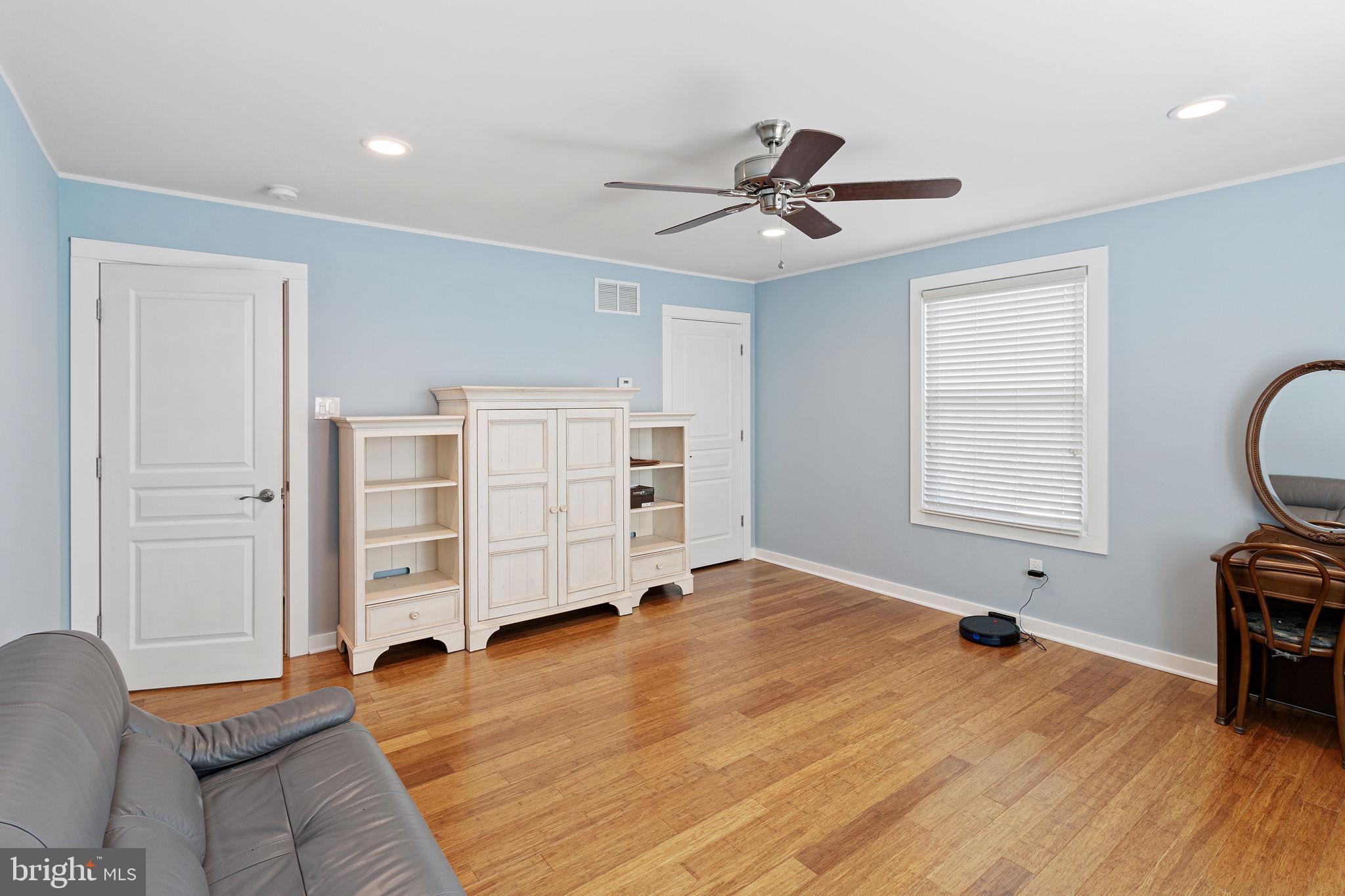 82 Deacon DRIVE