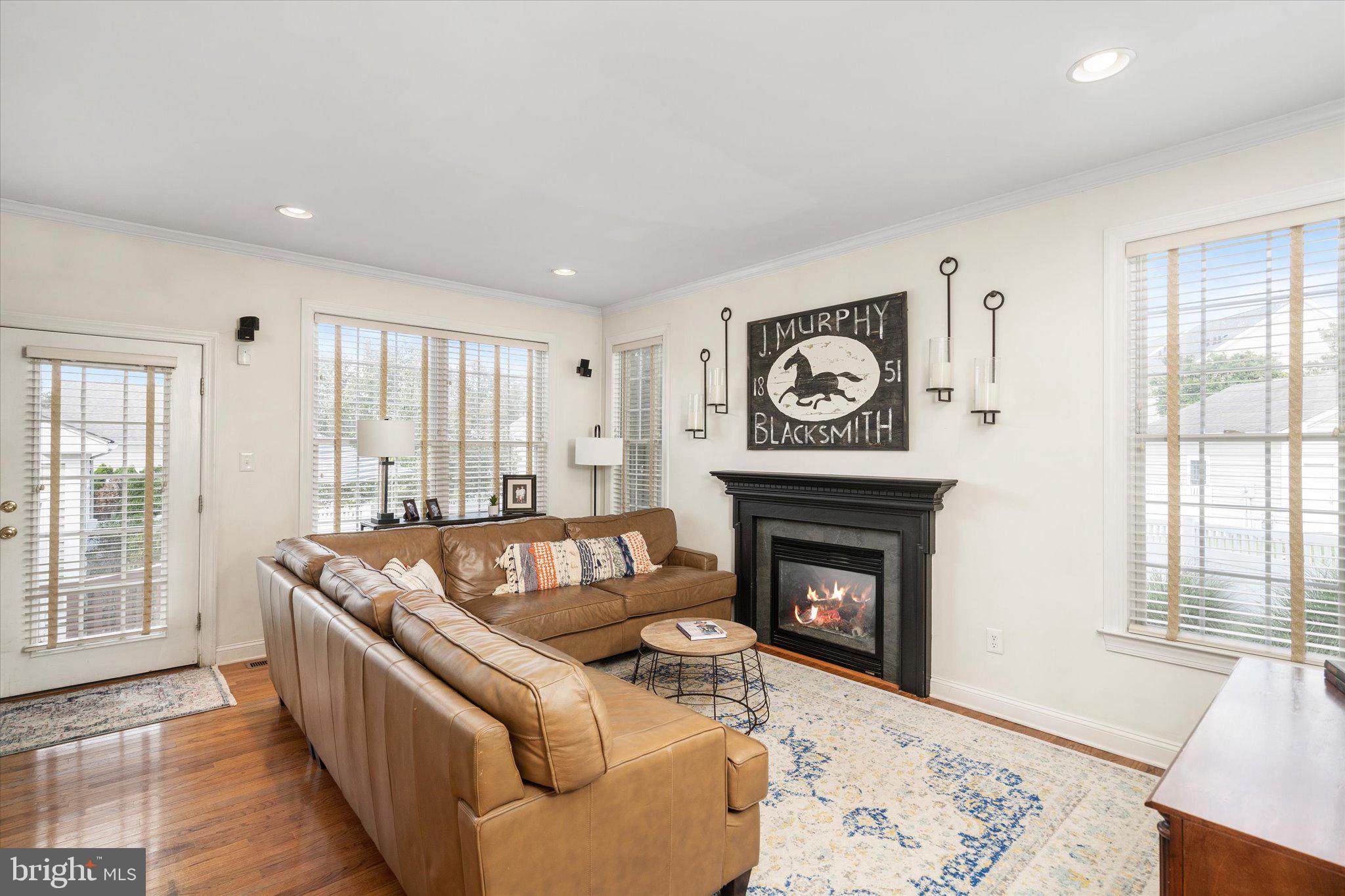 152 Burnt CREST