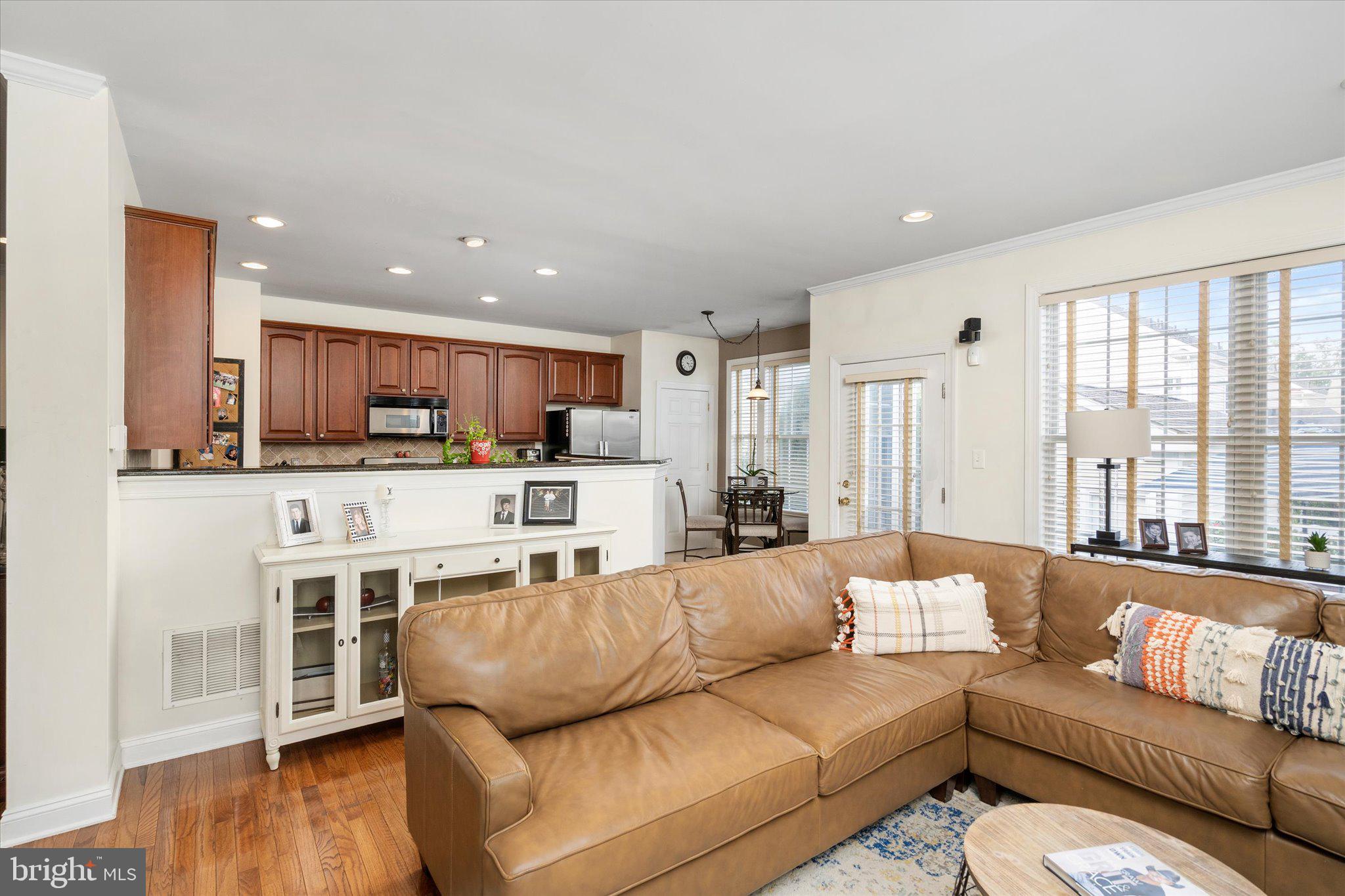 152 Burnt CREST