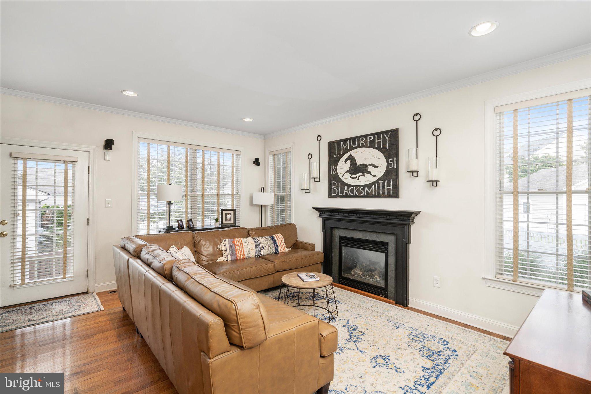 152 Burnt CREST