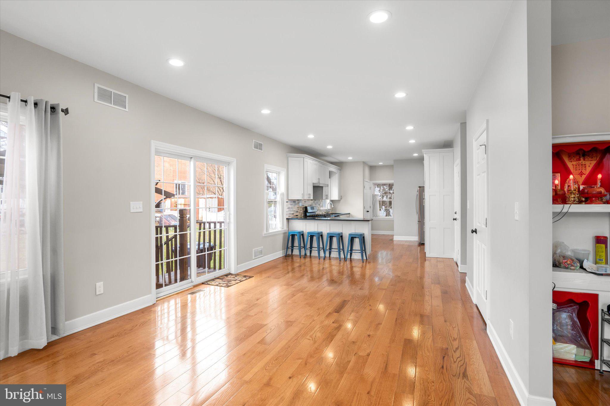 85 Hoover Ave