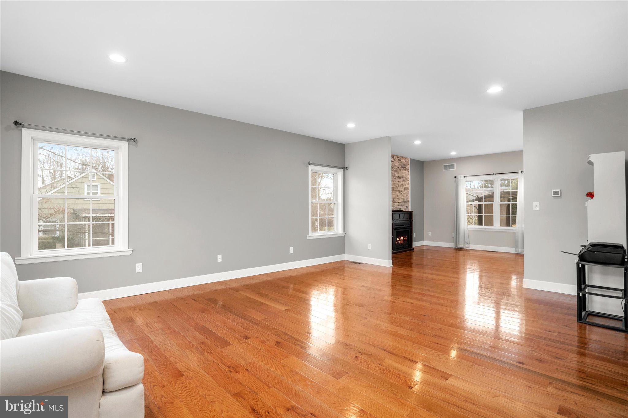 85 Hoover Ave