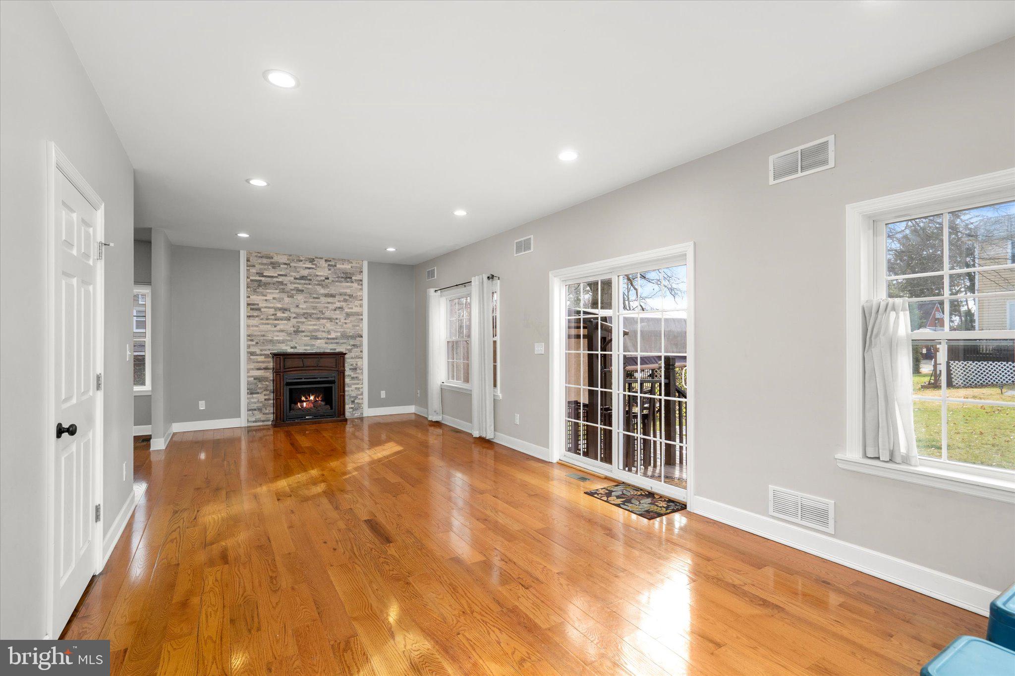 85 Hoover Ave