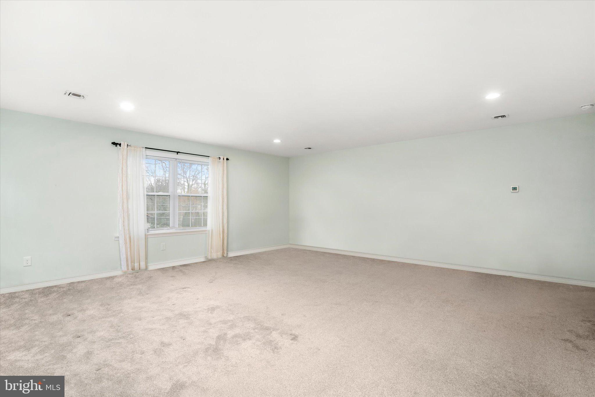 85 Hoover Ave