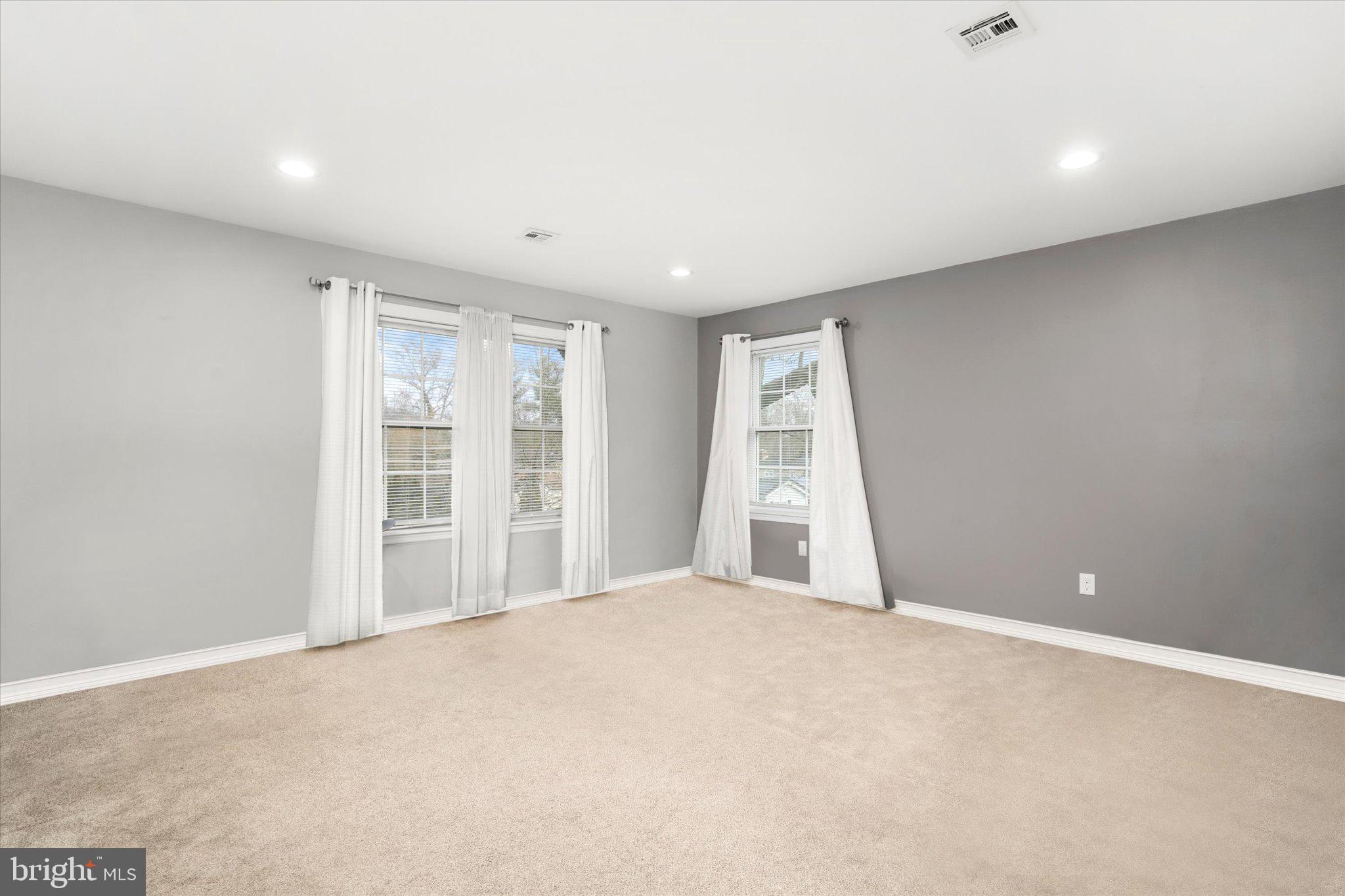 85 Hoover Ave